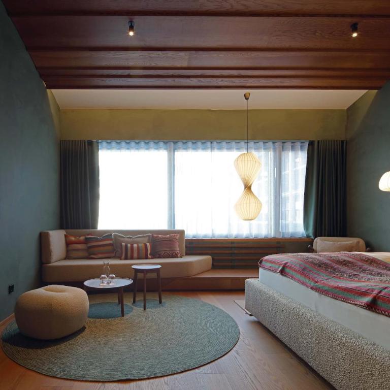 New Hotel Kristberg in Lech with SPA, outdoor pool and view - Standard Suite - 2