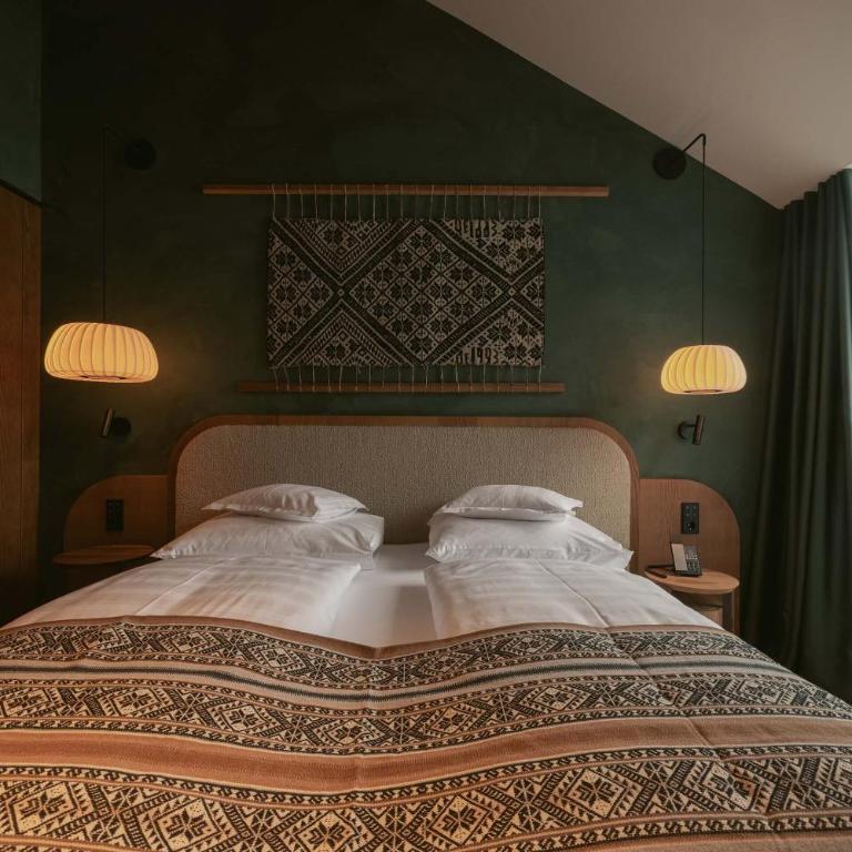 New Hotel Kristberg in Lech with SPA, outdoor pool and view - Executive Suite - 6