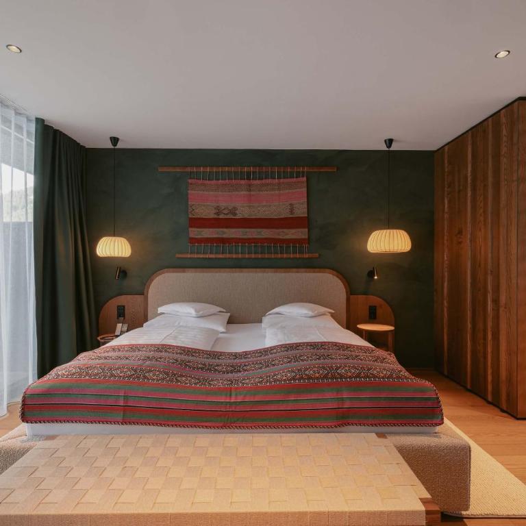 New Hotel Kristberg in Lech with SPA, outdoor pool and view - Superior Suite - 6