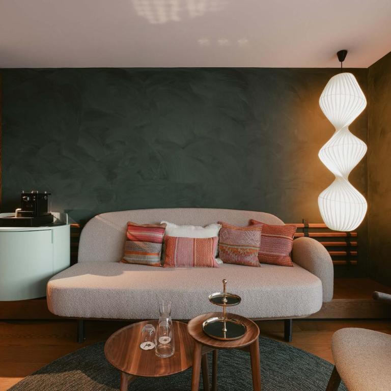 New Hotel Kristberg in Lech with SPA, outdoor pool and view - Superior Suite - 8
