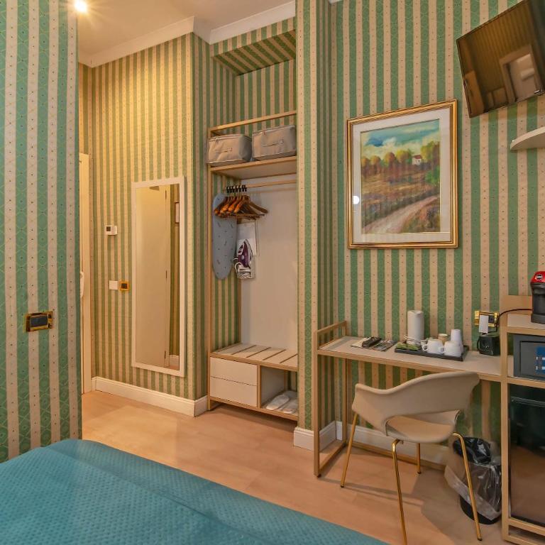 Gambrinus Hotel - Small Double Room - 9