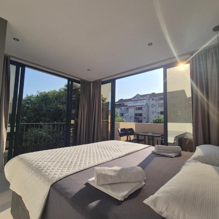 Guest House Damjana - Apartman s 1 Spavaćom Sobom i Balkonom - 4