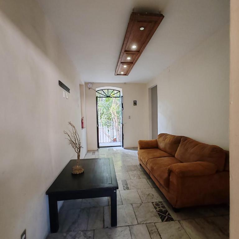 Hostalgia Casa Zul - Habitación Doble con baño privado - 8