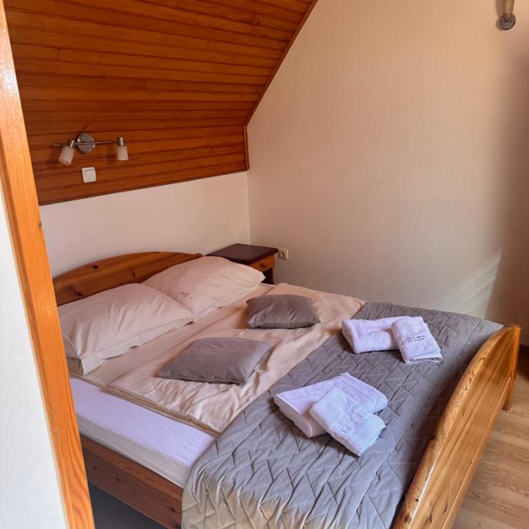 KRALjEVI KONACI ZLATIBOR - Standard Two-Bedroom Apartment - 1