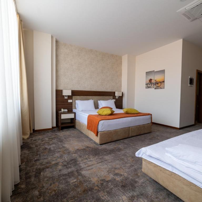 Hotel Marshal Belgrade - Deluxe Triple Room - 4