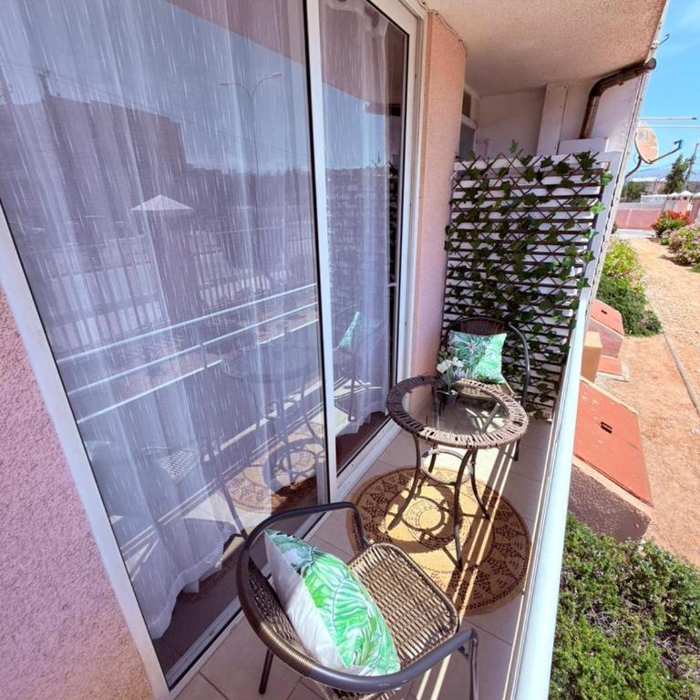 Departamento Sector 4 Esquinas, Condominio Reinos Griegos - Three-Bedroom Apartment - 4