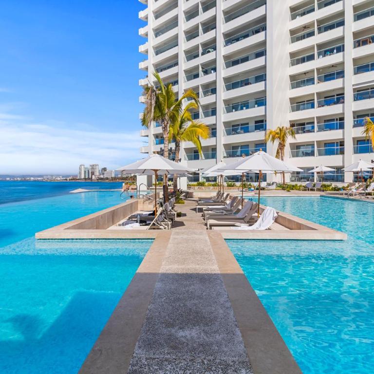 Modern Apartment with Ocean Views - Harbor - Hotel Zone - One-Bedroom Apartment - 25