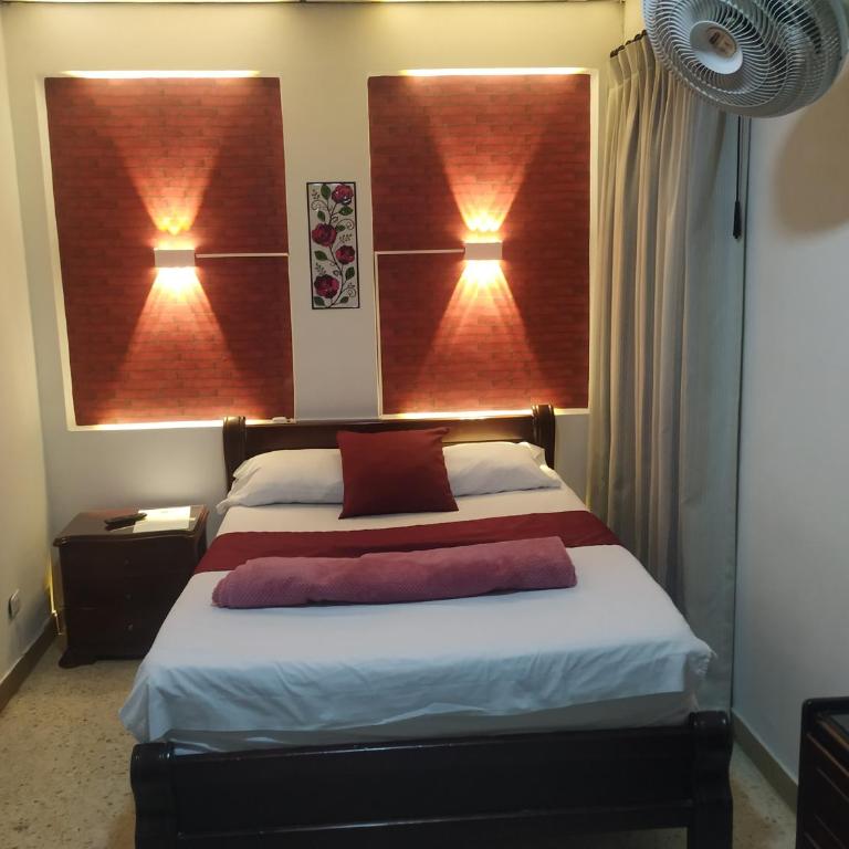 Hotel Ejecutivo - Double Room with Private Bathroom - 1