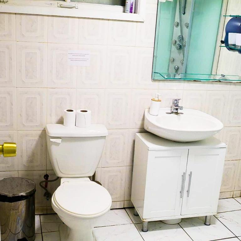Hostal Turpial Patagonia - Twin Room with Shared Bathroom - 4