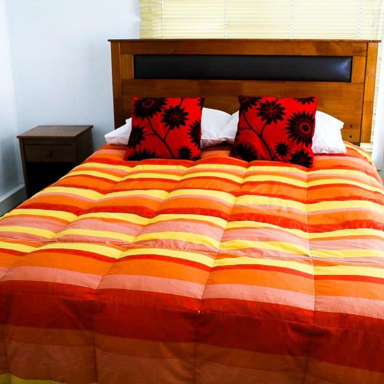 Hostal Turpial Patagonia - Double Room with Shared Bathroom - 1