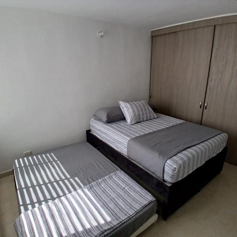 Tu Refugio Vacacional en Ricaurte - Two-Bedroom Apartment - 2