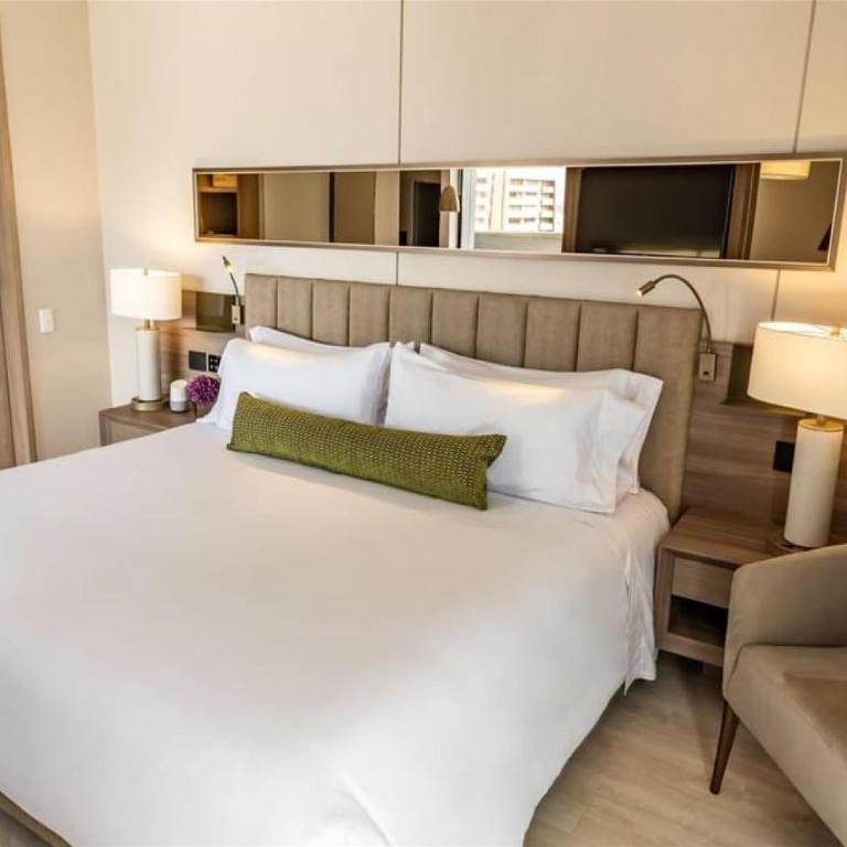 York Medellin, Curio Collection by Hilton - Suite Junior con cama extragrande - 1