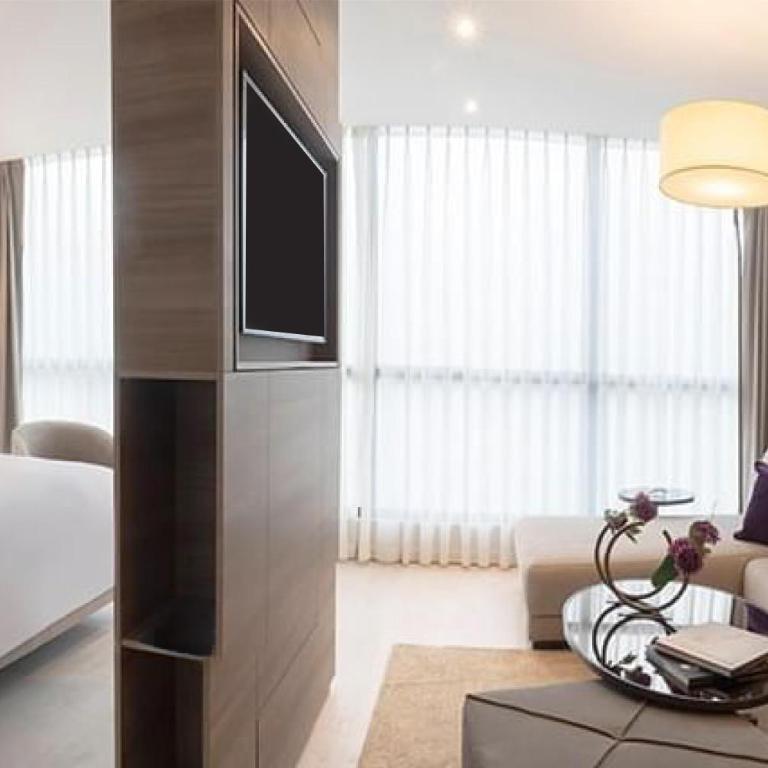 York Medellin, Curio Collection by Hilton - Suite Junior con cama extragrande - 4