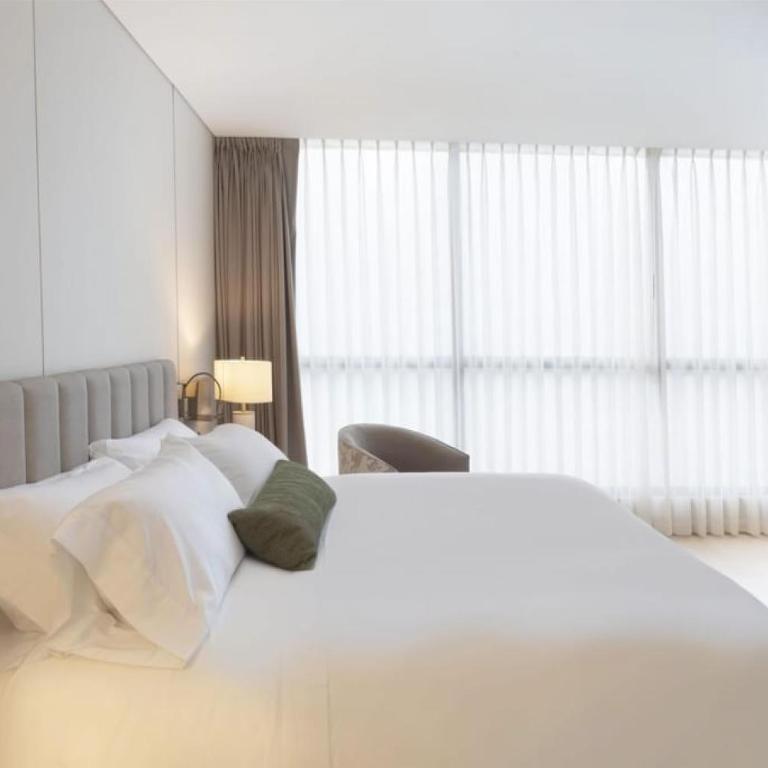 York Medellin, Curio Collection by Hilton - Suite Junior con cama extragrande - 7