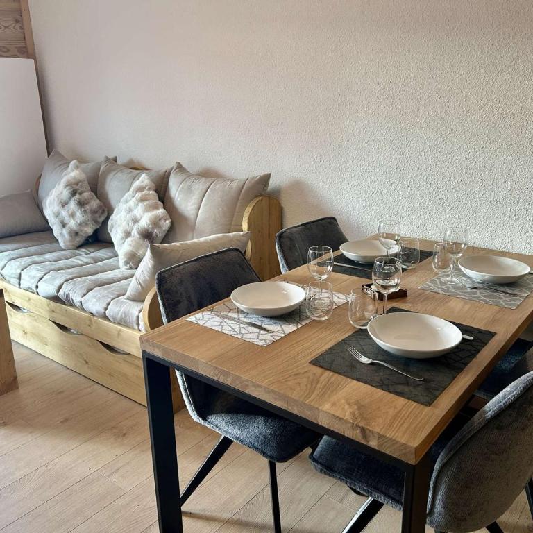 Studio cabine rénové aux Saisies pour 4 pers, terrasse - One-Bedroom Apartment - 2
