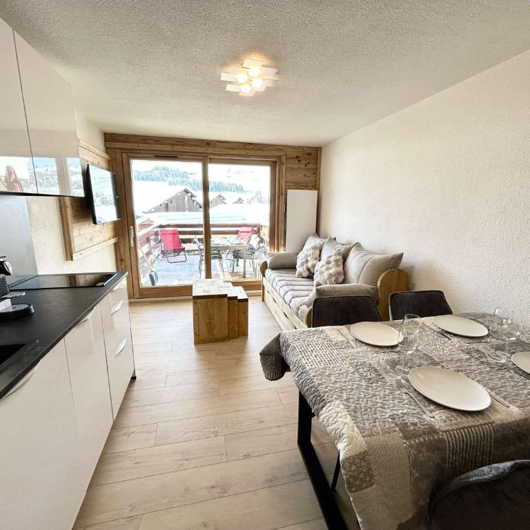 Studio cabine rénové aux Saisies pour 4 pers, terrasse - One-Bedroom Apartment - 4
