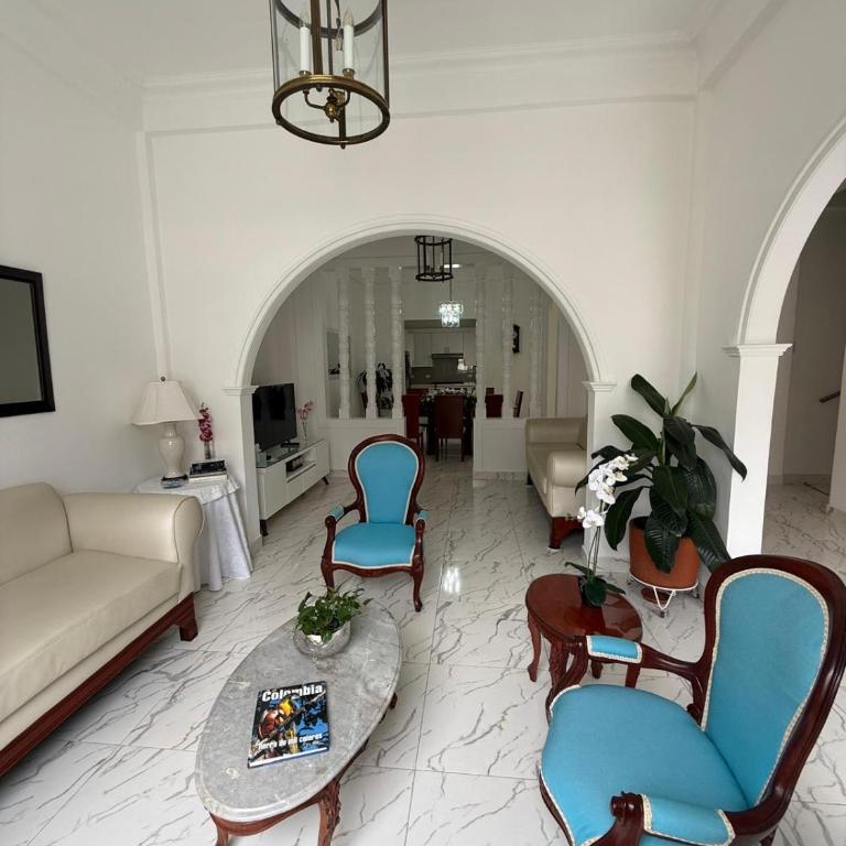 Casa grande y cómoda en San Antonio-Cali - Casa de 4 dormitorios - 1