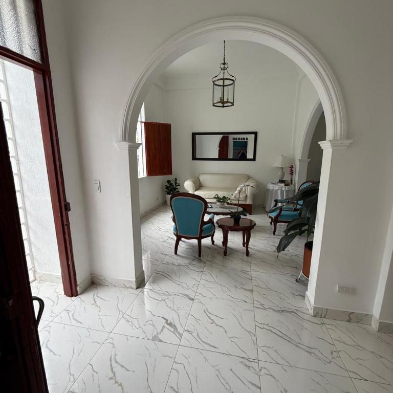 Casa grande y cómoda en San Antonio-Cali - Casa de 4 dormitorios - 2