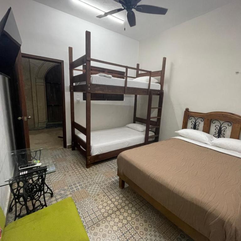 My Family In Merida Hostel - Triple Room with Private Bathroom - 1