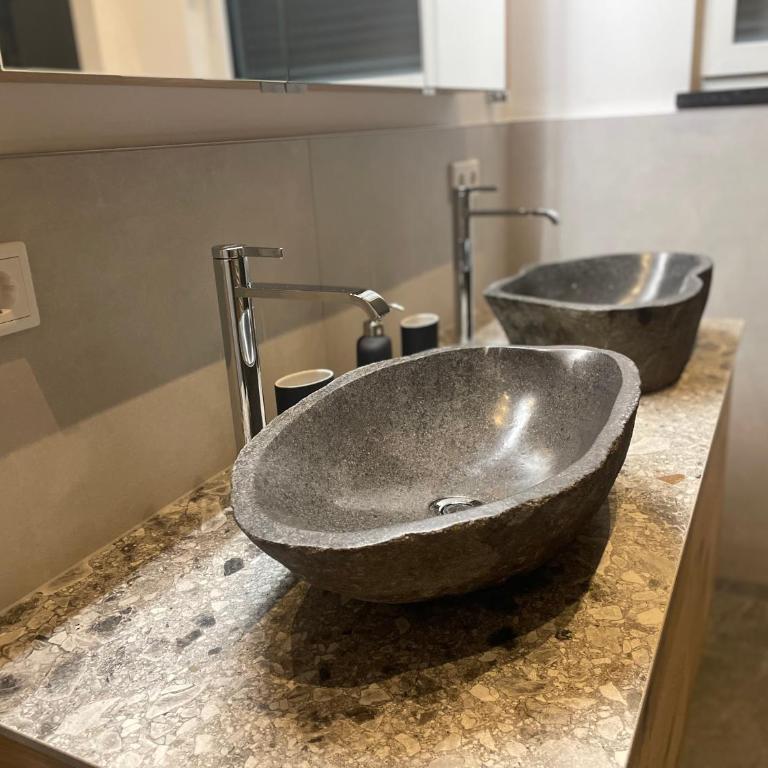 Ferienwohnungen Unterdürmoos Apartments mit Chalet-Charme auf 1050 m , Alleinlage - Apartment mit 1 Schlafzimmer, Balkon und Bergblick - 17