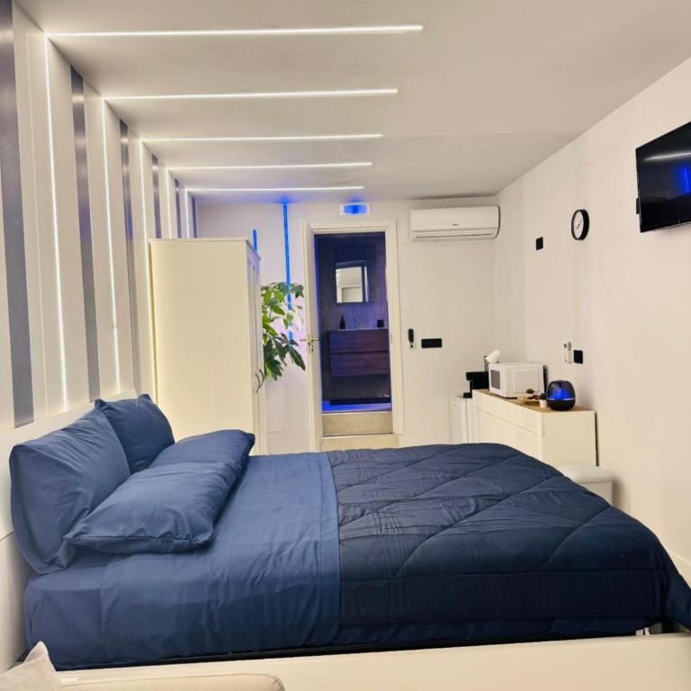 Moonlight Apartment - One-Bedroom House - 22