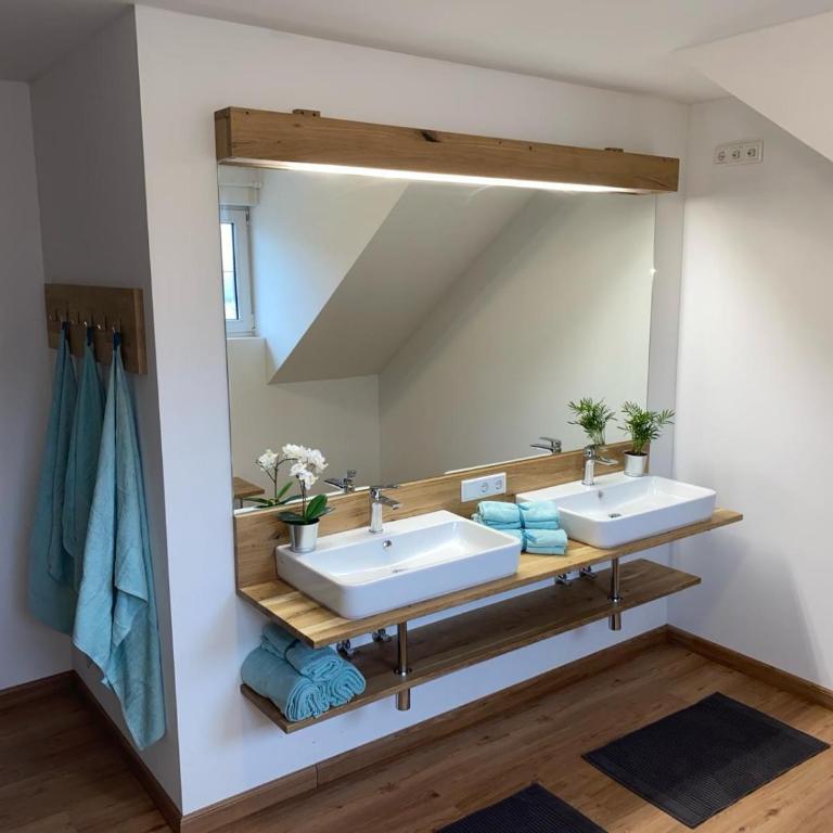 FriedlHof Kärnten Ferienwohnungen für bis zu 10 Personen - Apartment mit 3 Schlafzimmern und Bergblick - 21