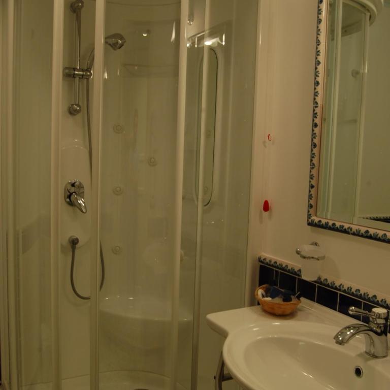 Hotel Bougainville - Standard Triple Room - 3