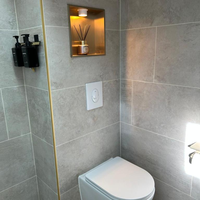 CHARMANT 2 PIECES DANS VILLA INDIVIDUELLE TERRASSES JARDIN - Appartement 1 Chambre - 27