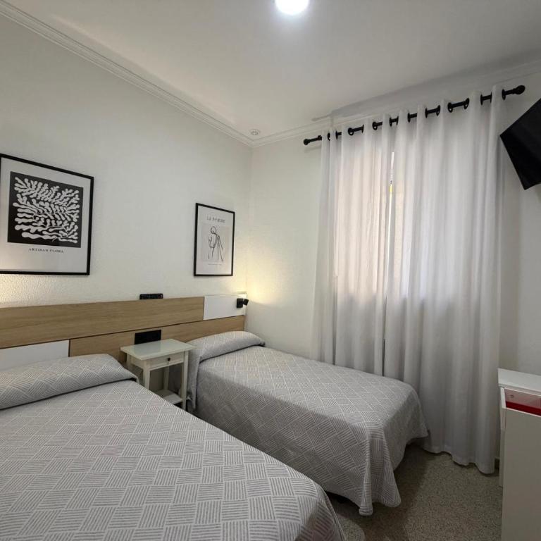 Hostal Bahía - Habitación Doble - 2 camas - 5