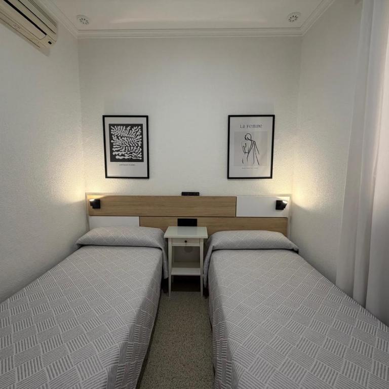 Hostal Bahía - Habitación Doble - 2 camas - 4