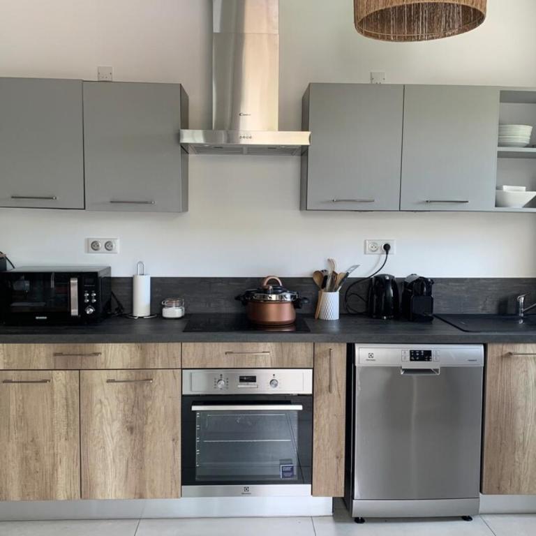Superb flat with a lovely view of the mountains - Two-Bedroom Apartment - 11