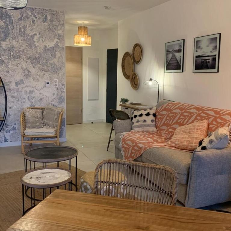 Superb flat with a lovely view of the mountains - Two-Bedroom Apartment - 18