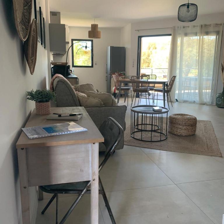 Superb flat with a lovely view of the mountains - Two-Bedroom Apartment - 26