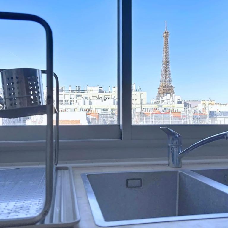 Appartement avec balcon vue Tour Eiffel - Appartement - 9