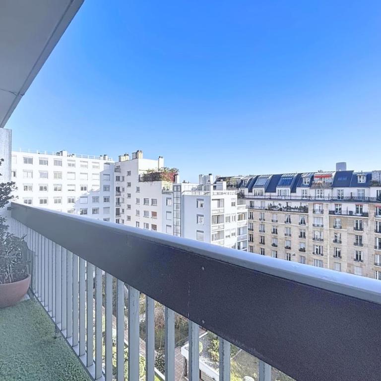 Appartement avec balcon vue Tour Eiffel - Appartement - 6