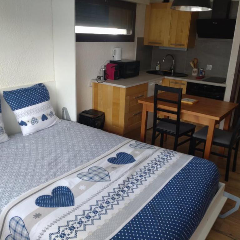 Appartement 4 personnes citée fleurie - Apartment mit 2 Schlafzimmern - 1