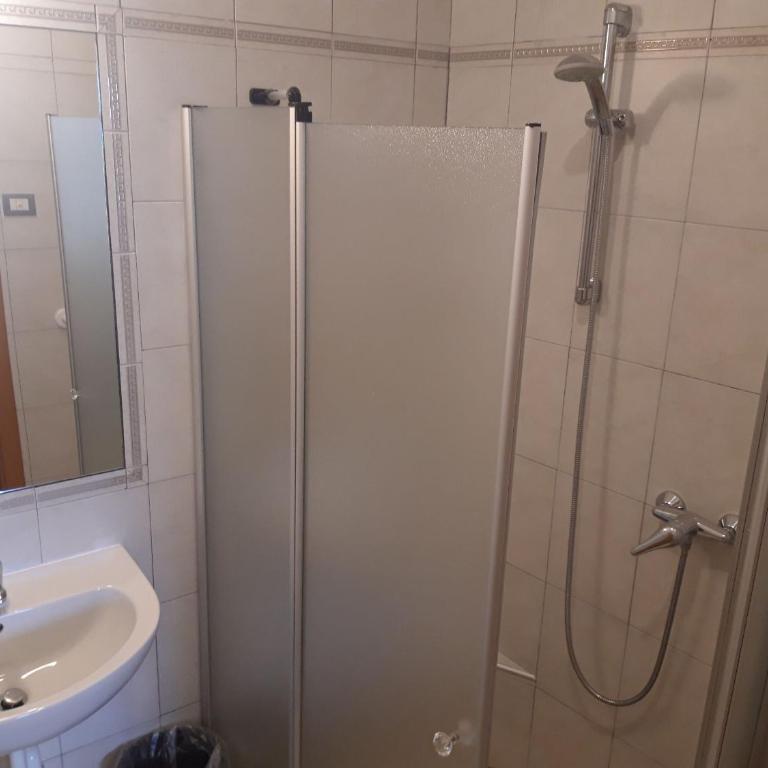 Residence Rosemary - Camera Matrimoniale Budget - 13