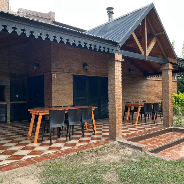 Casa Quinta con cancha de Padel en Colastine, SFe - Villa de 2 dormitorios - 2