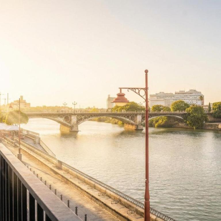 3 bedroom apartment with stunning Guadalquivir views - Three-Bedroom Apartment - 32