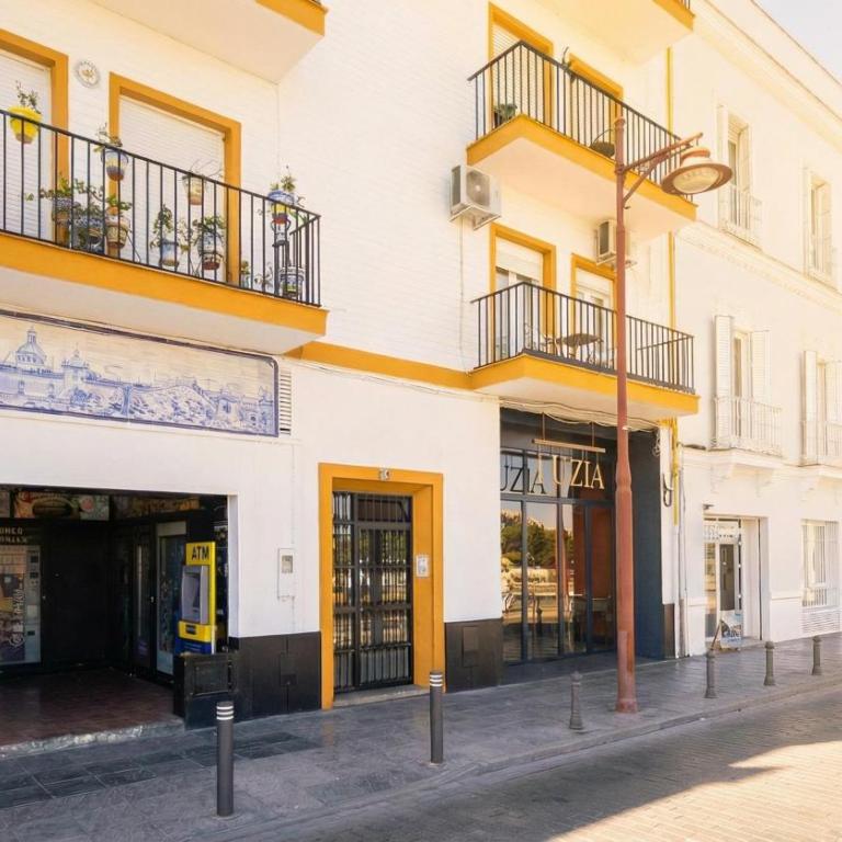 3 bedroom apartment with stunning Guadalquivir views - Three-Bedroom Apartment - 35