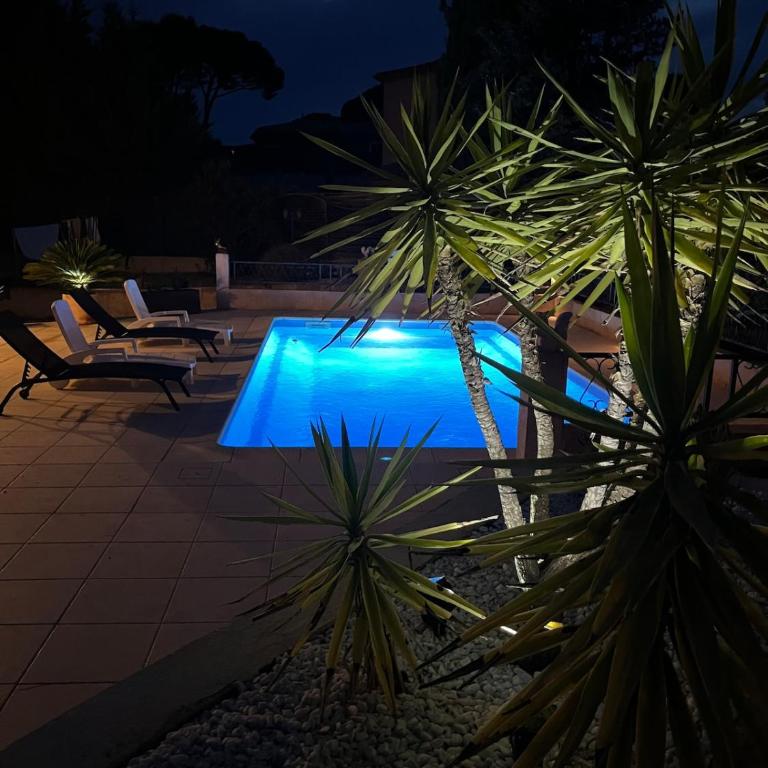 La Pinède appartement T2 accès piscine - One-Bedroom Apartment - 17
