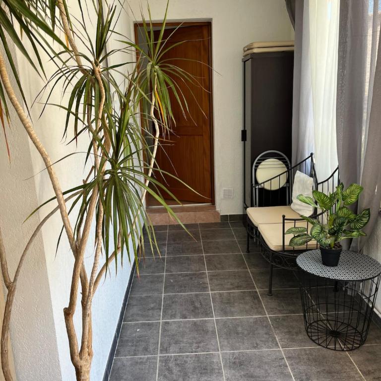 La Pinède appartement T2 accès piscine - One-Bedroom Apartment - 14