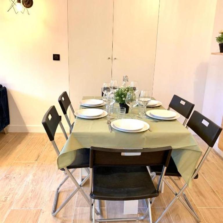 New - Appartement ou Studio Vieil Antibes - Appartement 2 Chambres - 12