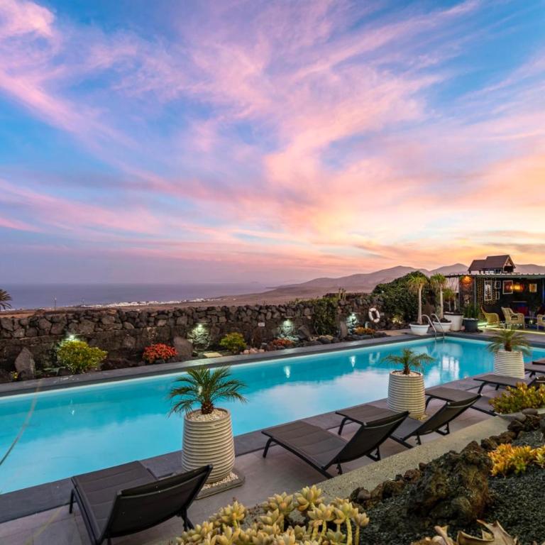 Exclusive SUPER-VILLA 12 bed,11 bath with Amazing Facilities, Sea and Mountain Views - Villa Deluxe - 14