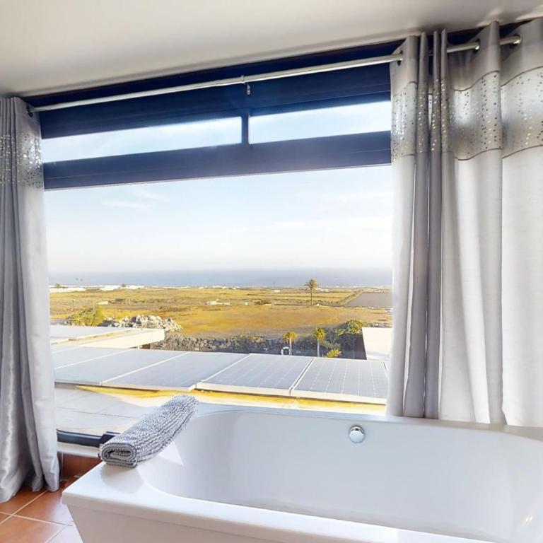 Exclusive SUPER-VILLA 12 bed,11 bath with Amazing Facilities, Sea and Mountain Views - Villa Deluxe - 38