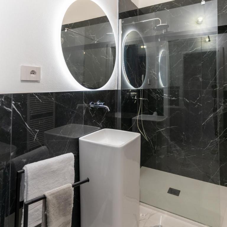 Palazzo San Zeno - Two-Bedroom Deluxe Apartment - 13
