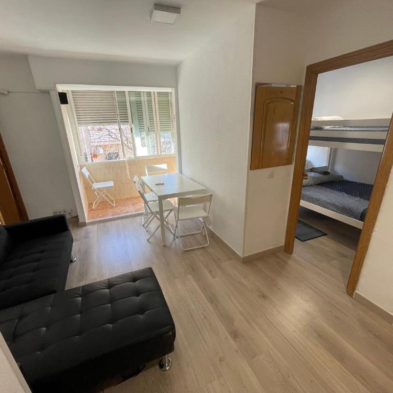 Piso en calle Álvarez de la Ribera 18 - Apartamento de 2 dormitorios - 1