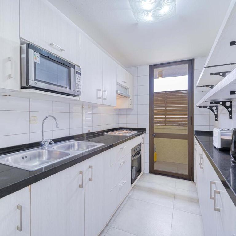 Urban Life Colon - 2D Pool & Wifi - Two-Bedroom Apartment - 19