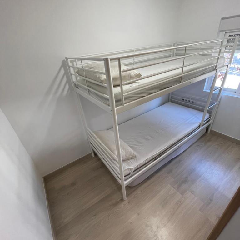 Piso en calle Álvarez de la Ribera 18 - Apartamento de 2 dormitorios - 6