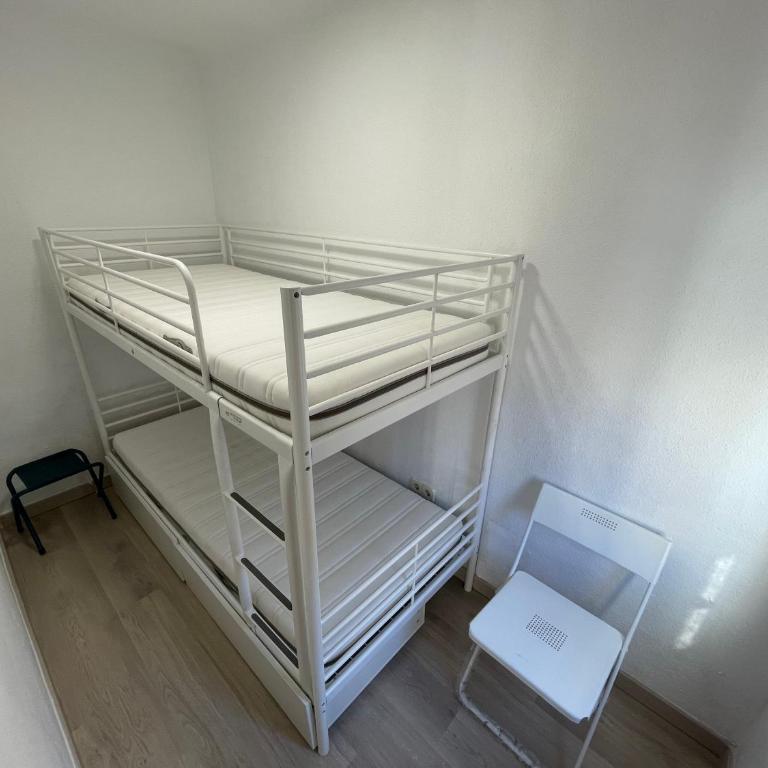 Piso en calle Álvarez de la Ribera 18 - Apartamento de 2 dormitorios - 8